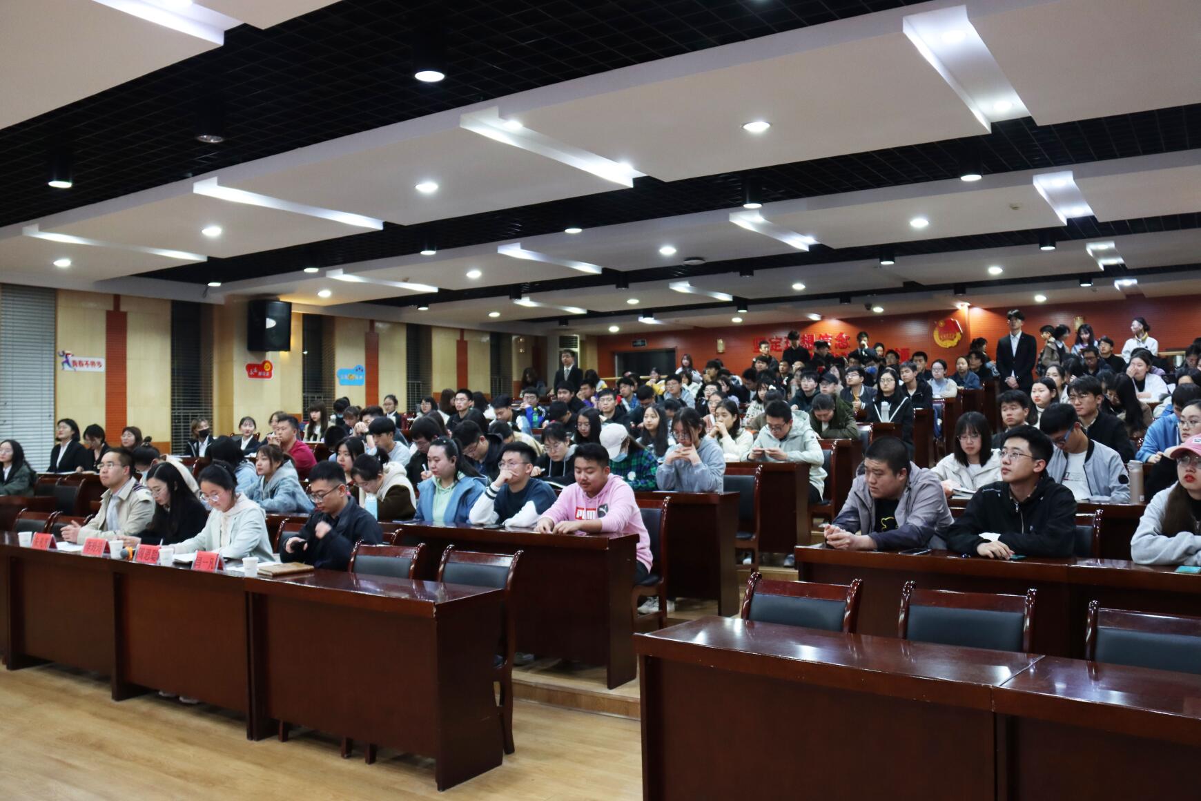 b9ed37b8ada54621933a39e3e89eba8c.jpg b9ed37b8ada54621933a39e3e89eba8c.jpg