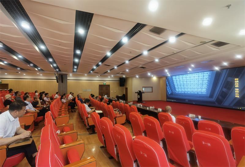 70b35d26b7fa4ffcbfef0865215e391d.jpg 观看警示教育片800_20220523.jpg