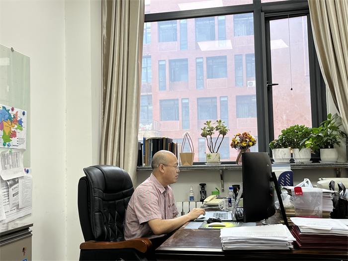 胡小平院长介绍澳门新葡京网址
及学科概况2-700.jpg